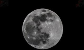 القمر العملاق الأول بـ2021 يزين السماء الآن حتى شروق شمس الغد.. صور