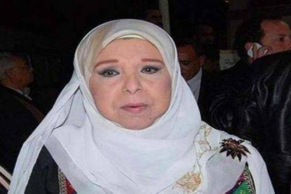 منع فنانة كبيرة من الحديث بعد إصابتها بكورونا