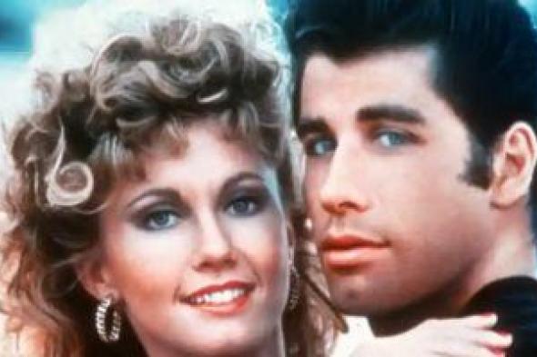 وفاة أوليفيا نيوتن جون نجمة Grease الحائزة على الجرامي