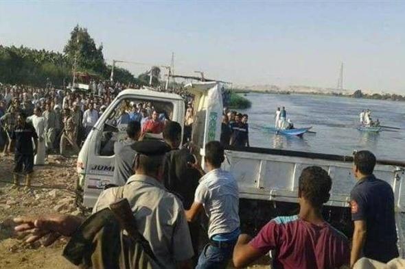 غرق مصرييْن و 9 دراجات بخارية بحادث سقوط من معدية