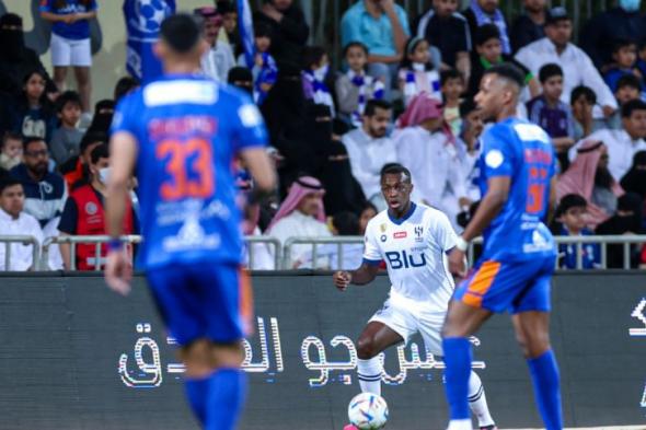 الهلال يتفوق على الفيحاء بهدف في الشوط الأول