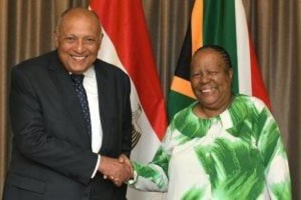 وزير الخارجية يجرى مشاورات سياسية مع نظيرته الجنوب أفريقية.. صور